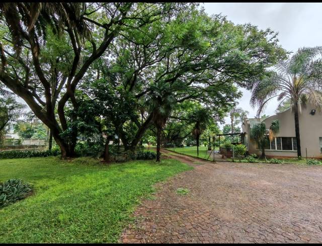 4 BEDROOM FREEHOLD FOR SALE IN BOSCHFONTEIN AH